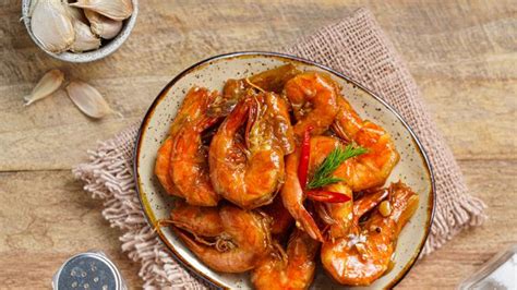 Resep Udang Saus Asam Manis Sederhana yang Enaknya Juara - Food Fimela.com