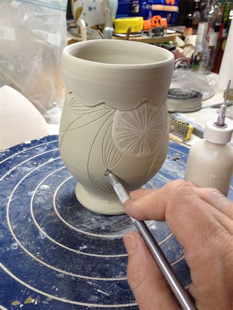Decoration Techniques for Monochrome Work | Pottery designs, Ceramic decor, Decorative pottery
