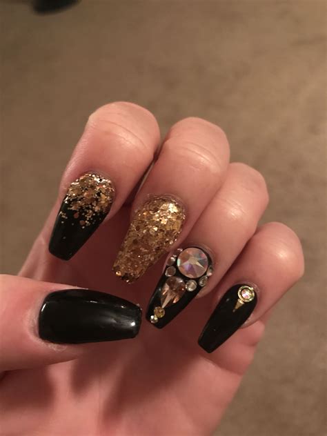 Black Nails With Gold Glitter - Margaret Wiegel