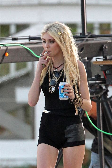 Taylor Momsen at the beach in pink -27