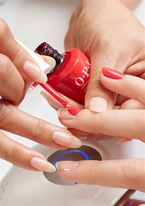 Whats the Difference Between Gel and Acrylic Nails? - Blog - EchoVib