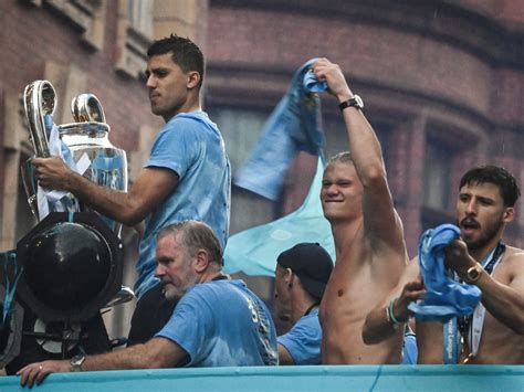 Manchester City celebrates winning treble of major trophies at parade | The Province