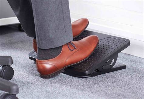Adjustable Under Desk Footrest, Ergonomic Foot Rest With Angle Adjustment 25 Degree Tilt Angle ...