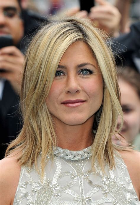 ️Jennifer Aniston Hairstyles And Color Free Download| Gambr.co