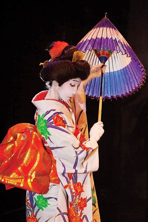 Pin by Ann Phillips on Kabuki Dance Makeup | Kabuki dance, World dance ...