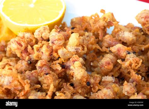 Deep fried baby squid tapas hi-res stock photography and images - Alamy