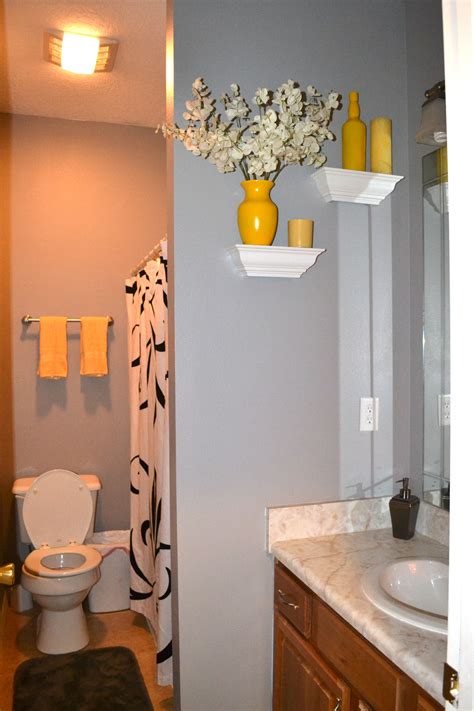 20+ Grey And Yellow Bathroom – HomeDecorish