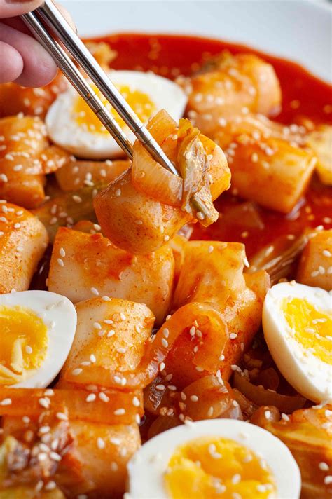 Tteokbokki (Spicy Korean Rice Cakes) Recipe