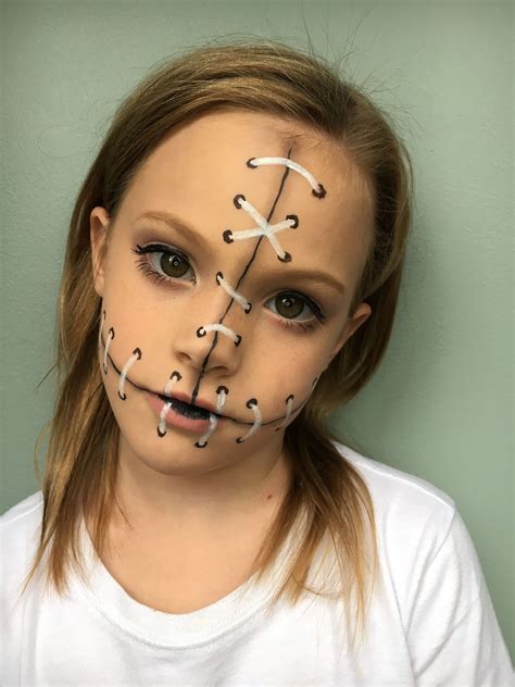Here’s a scary look for your little girl this Halloween! Amazing Halloween Makeup, Halloween ...