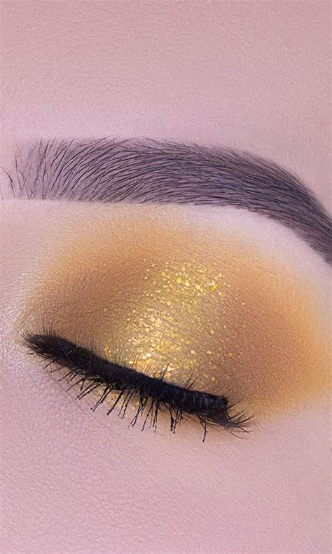 Download | Snapchat | Halo eye makeup, Smokey eye tutorial, Glitter ...