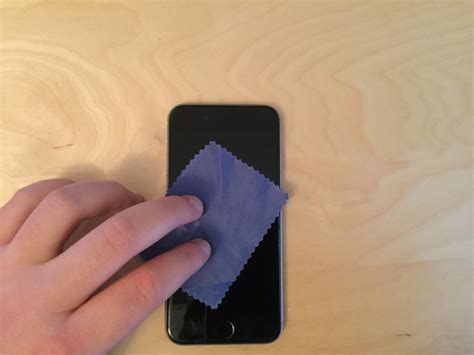 How to Perfectly Apply a Screen Protector : 6 Steps (with Pictures ...