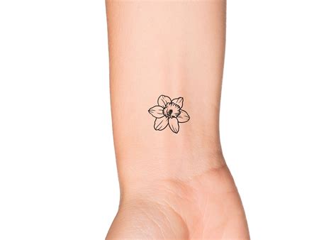 March Birth Month Flower: Daffodil Temporary Tattoo Birth Flower Outline Tattoo Feminine Women ...