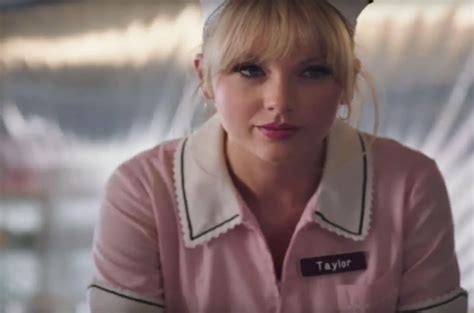 Taylor Swift Fails to be a ' Good' Waiter in New Capital One Commercial ...