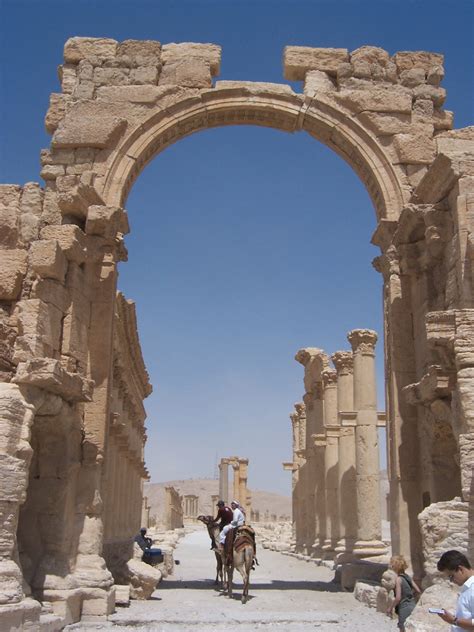 Smarthistory – Temple of Bel, Palmyra