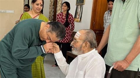 Kamal Haasan Gets Nostalgic After Meeting Filmmaker K Viswanath, Shares Pic