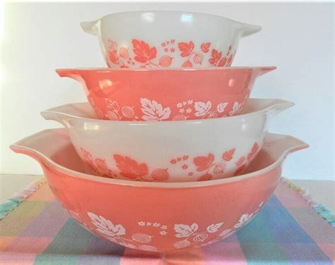 Pink Pyrex Bowl Set, Gooseberry Pyrex Bowl Set, Pink Gooseberry Set, Retro Pyrex Set, Retro Pink ...