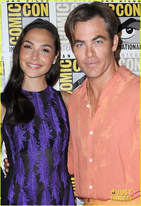 Photo: gal gadot chris pine patty jenkins wonder woman 1984 comic con 02 | Photo 4118314 | Just ...