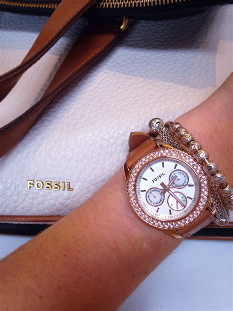 Rose gold and leather | Fantasy fashion, Michael kors watch, Leather