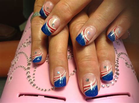 Simple Red White And Blue Nail Designs - Design Talk