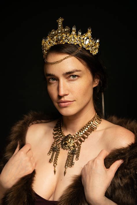 Model in Medieval Gold Jewelry and a Fox Shawl · Free Stock Photo
