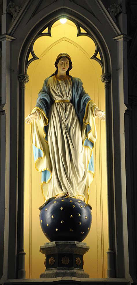 The Immaculate Conception: Statue in Windsor, Canada