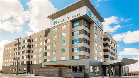 Spacious Rooms & Suites near Winnipeg Airport | Hyatt House Winnipeg-South/Outlet Collection