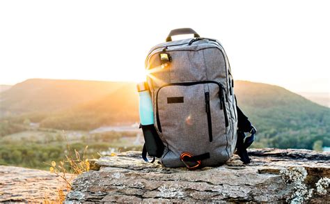 How to Choose an Outdoor Backpack - STNGR