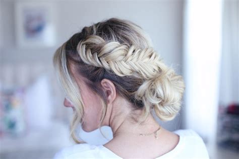 3 Easy Prom Updos - Cute Girls Hairstyles