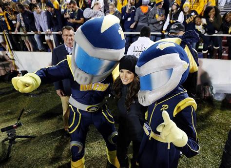 Toledo Rockets Mascots with Danica at the GoDaddy Bowl 1/4/15 | Toledo ...