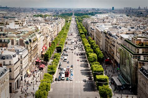 File:Avenue des Champs-Élysées July 24, 2009 N1.jpg - Wikimedia Commons