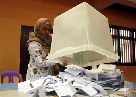 Maldives' ousted leader faces runoff presidential election | CTV News