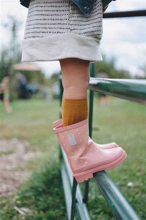 Click to shop the cutest pink polka-dotted rain boots for little girls ...