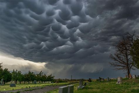 Wild mammatus clouds before freak hailstorm in Colorado in pictures- Strange Sounds