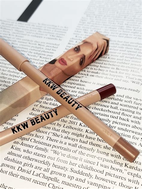 KKW BEAUTY LIP LINER REVIEW