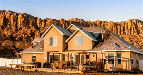 Moab Desert Home, Private 4 Bedroom Home Sleeps Up To 10, Hot Tub, Amazing Views, Pet Friendly ...