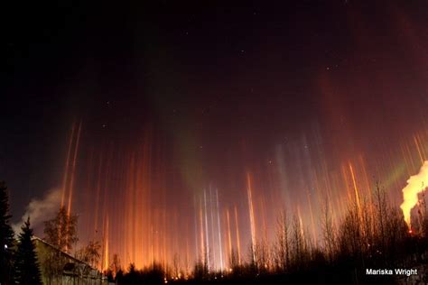 Mysterious light pillars transcend phenomenal aurora in Fairbanks ...