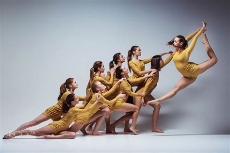 The group of modern ballet dancers by Volodymyr Melnyk on 500px | Dance photography poses ...