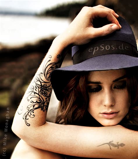 As 10 Melhores ideias de Desenhos de Tatuagem Femininos de Mulheres ...
