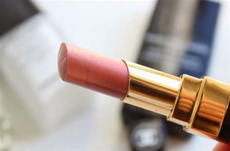 Chanel Rouge Coco Shine Lipstick in Boy Review | The Sunday Girl