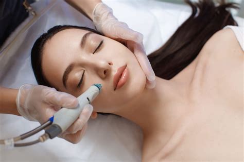 What Is The Hydrafacial Treatment, And Why Is It So Popular?