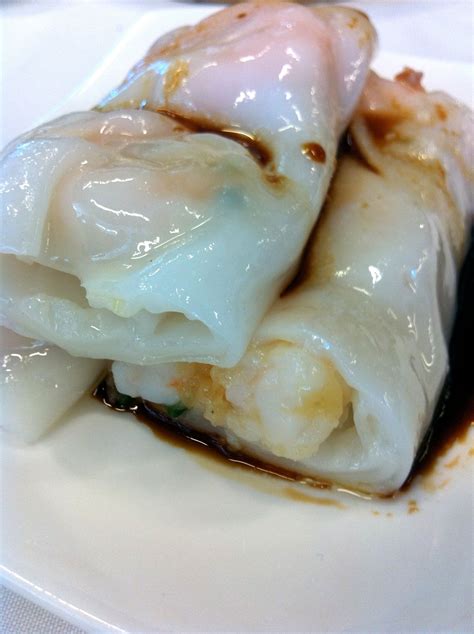 Steam Rice Paper Roll with Prawns - Yum Cha Guide