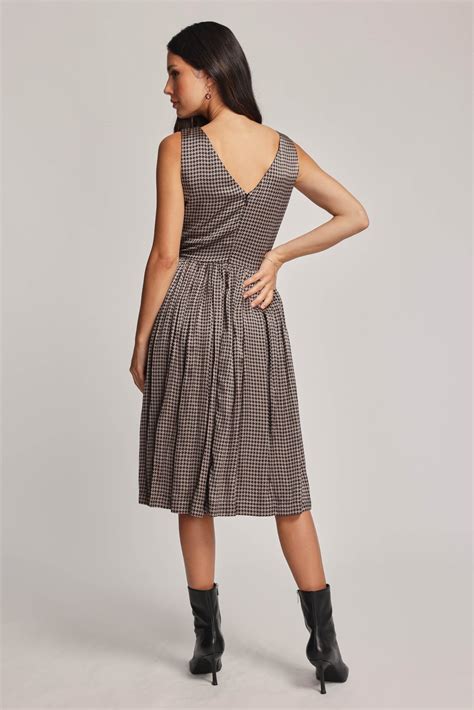 Shop Aggie Midi Dress in Patterns | Max Women's Fashion NZ