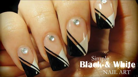 +14 Simple Nail Art Black And White