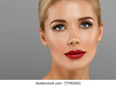Beautiful Woman Blonde Hair Red Lipstick Stock Photo 777903421 | Shutterstock