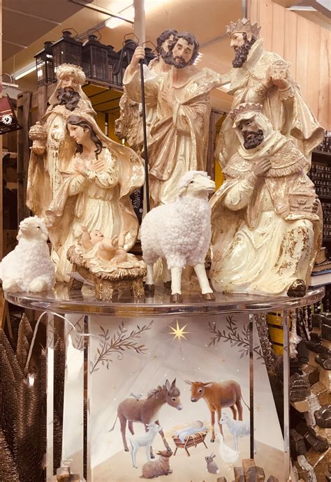 This large gold nativity set is so beautiful | Вертеп, Рождественский декор, Куклы