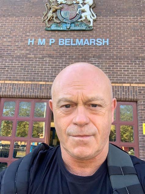 Ross Kemp TV - ‪A big thank you to all at Belmarsh....