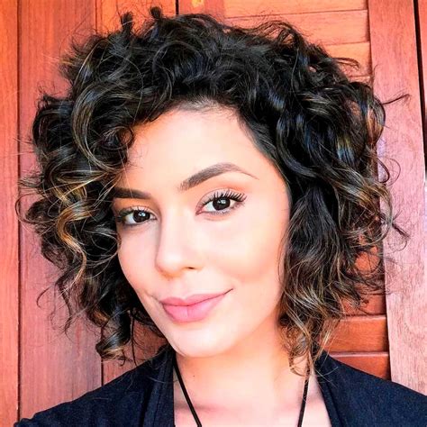 Get Bold and Beautiful with Curly Short Hair Highlights - See the ...