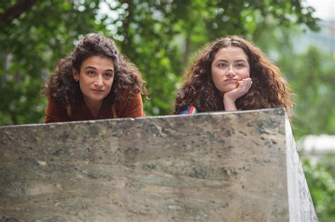 Landline Review: Jenny Slate Phones Home in 90s Dramedy | Collider