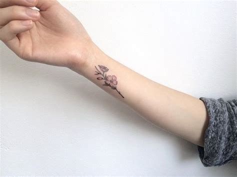 Paling Keren 29 Gambar Tato Di Tangan Simple Keren- The miracle of tatto simple keren tattoo ...