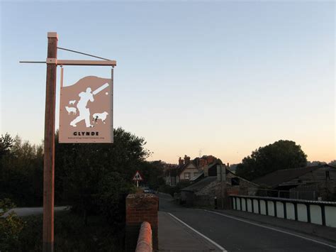 Glynde Village Sign © Simon Carey :: Geograph Britain and Ireland